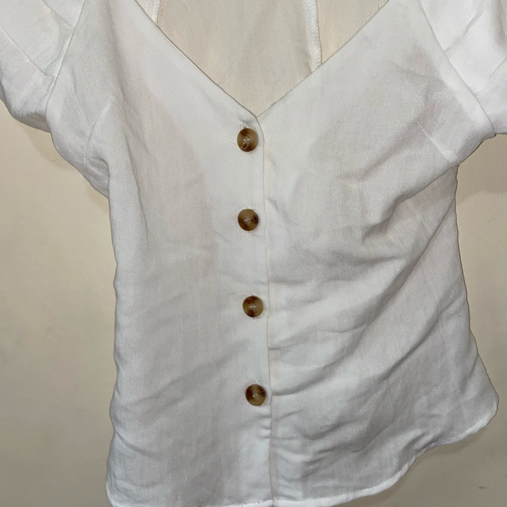 White button blouse - Picture 2 of 5